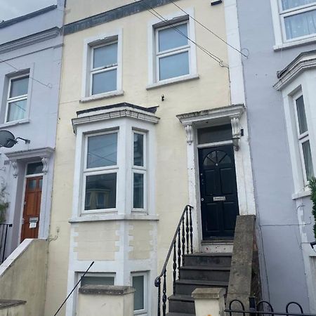 Spacious 4 Bedroom House Near Stokes Croft!! Central!!! Bristol Eksteriør billede