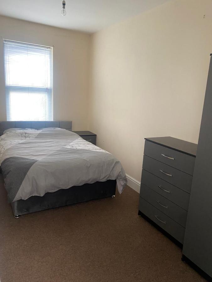 Spacious 4 Bedroom House Near Stokes Croft!! Central!!! Bristol Eksteriør billede