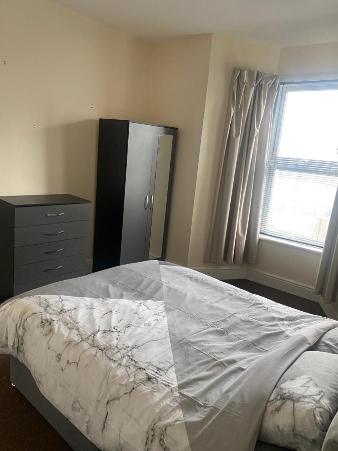 Spacious 4 Bedroom House Near Stokes Croft!! Central!!! Bristol Eksteriør billede